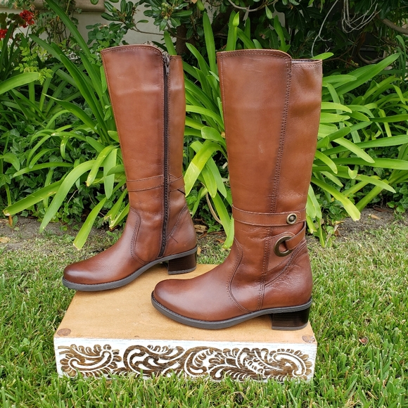 Gorgeous David Tate x Nordstrom Italian-Made Cognac Leather Boots - Picture 4 of 9